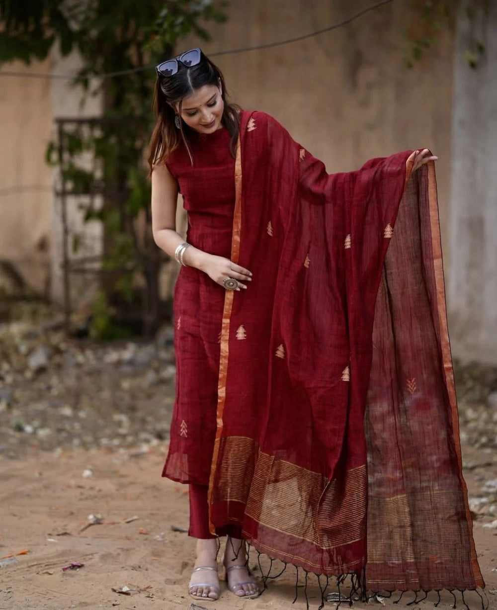 Solid Maroon Sleeveless Kurta Set with Handwoven Dupatta