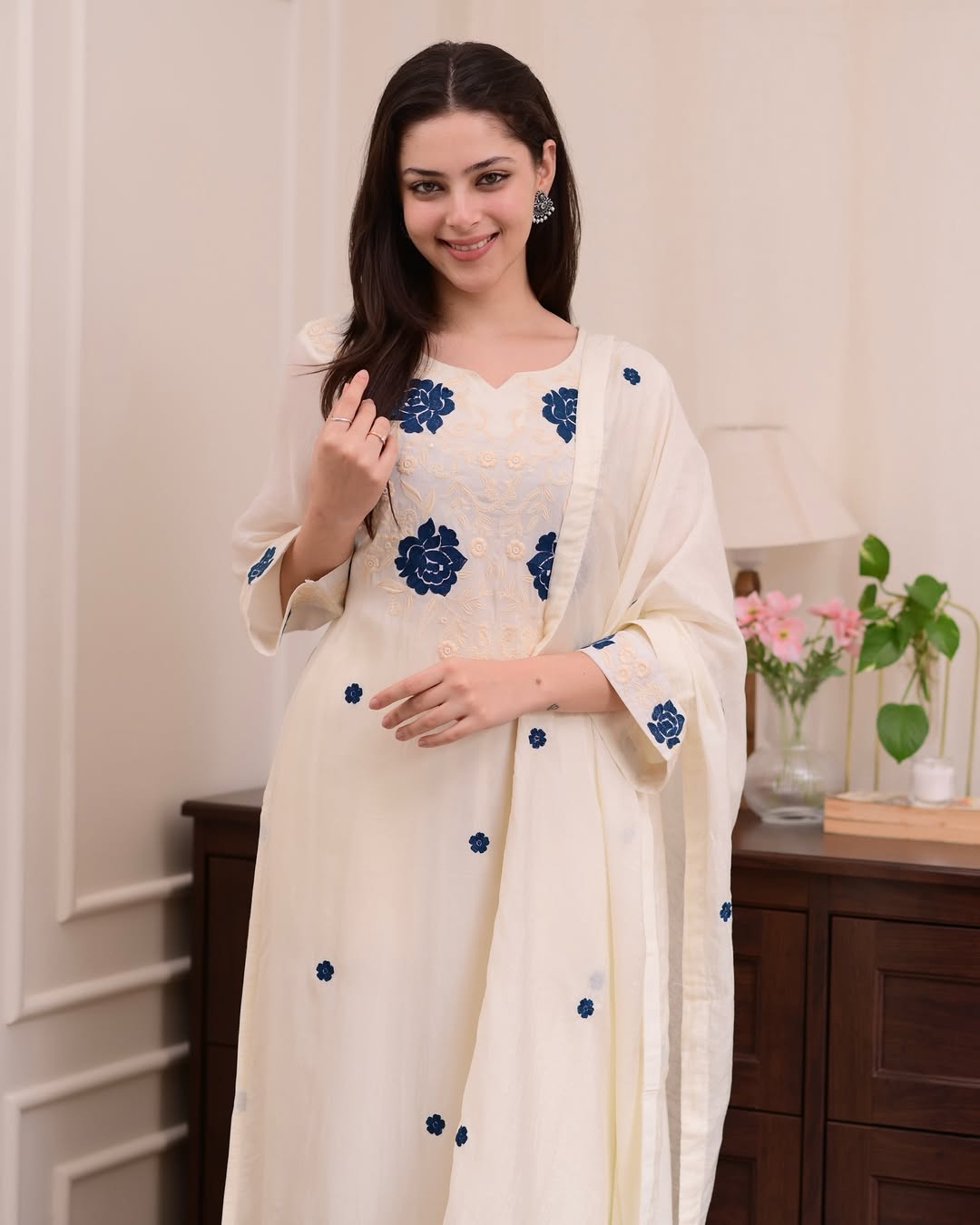 Elegant Off-White Embroidered Kurta Set