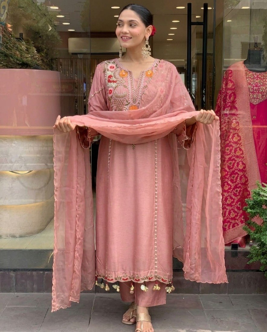 Rose Blush Chanderi Silk Embroidered Kurta Set with Dupatta
