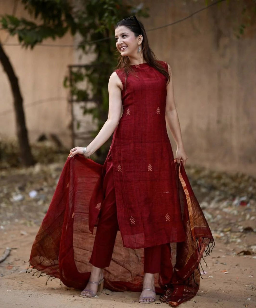Solid Maroon Sleeveless Kurta Set with Handwoven Dupatta