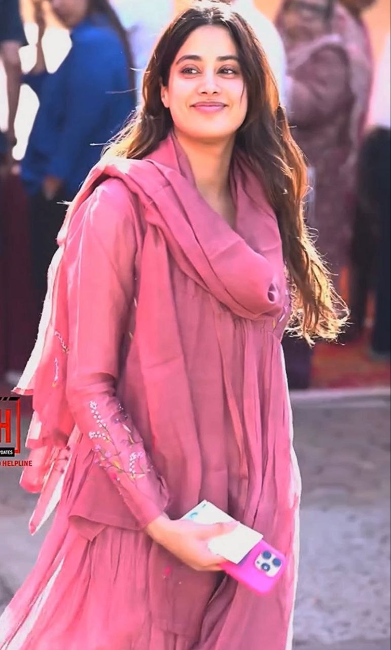 Pink Floral Embroidered Anarkali Kurta Set for Women
