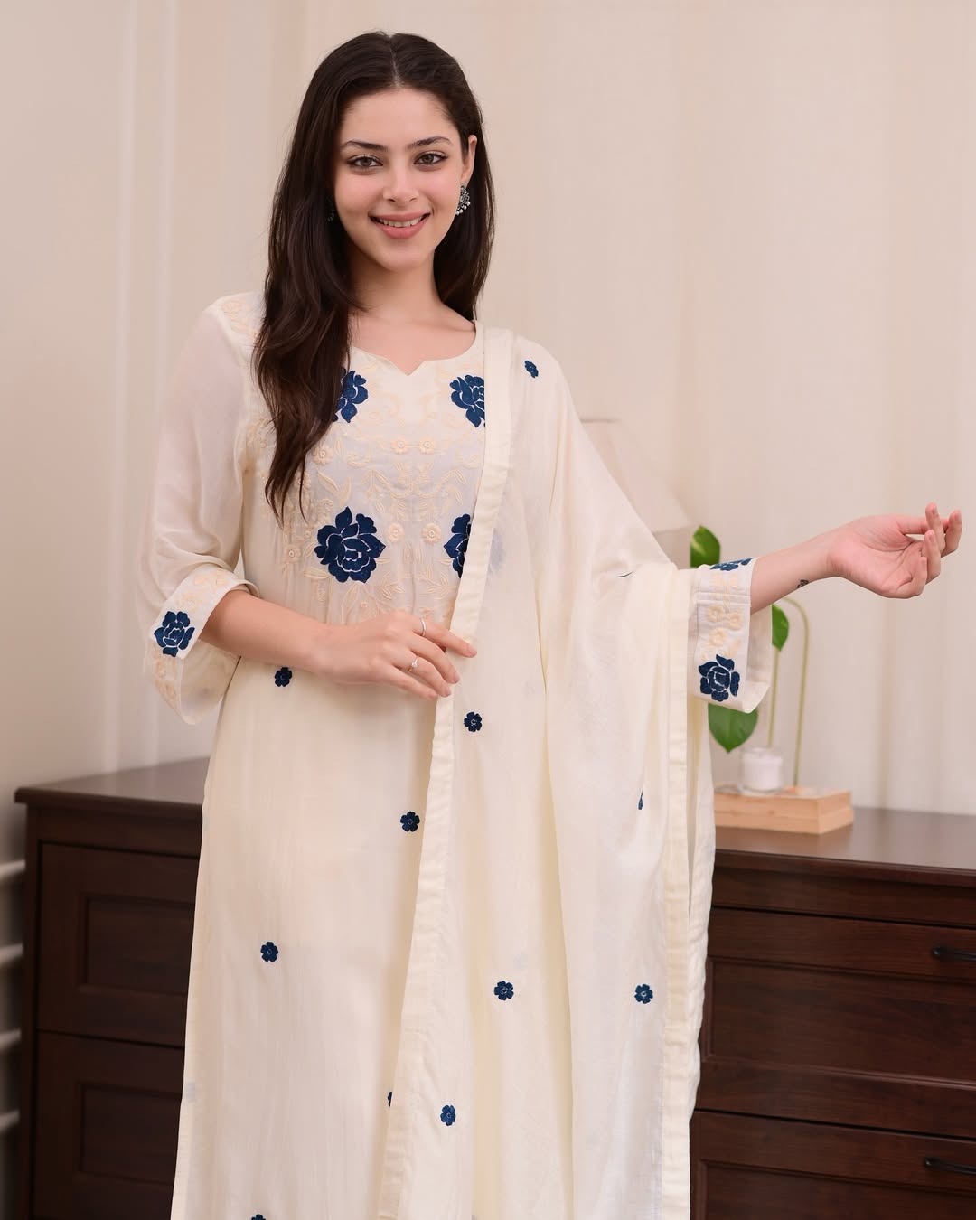 Elegant Off-White Embroidered Kurta Set