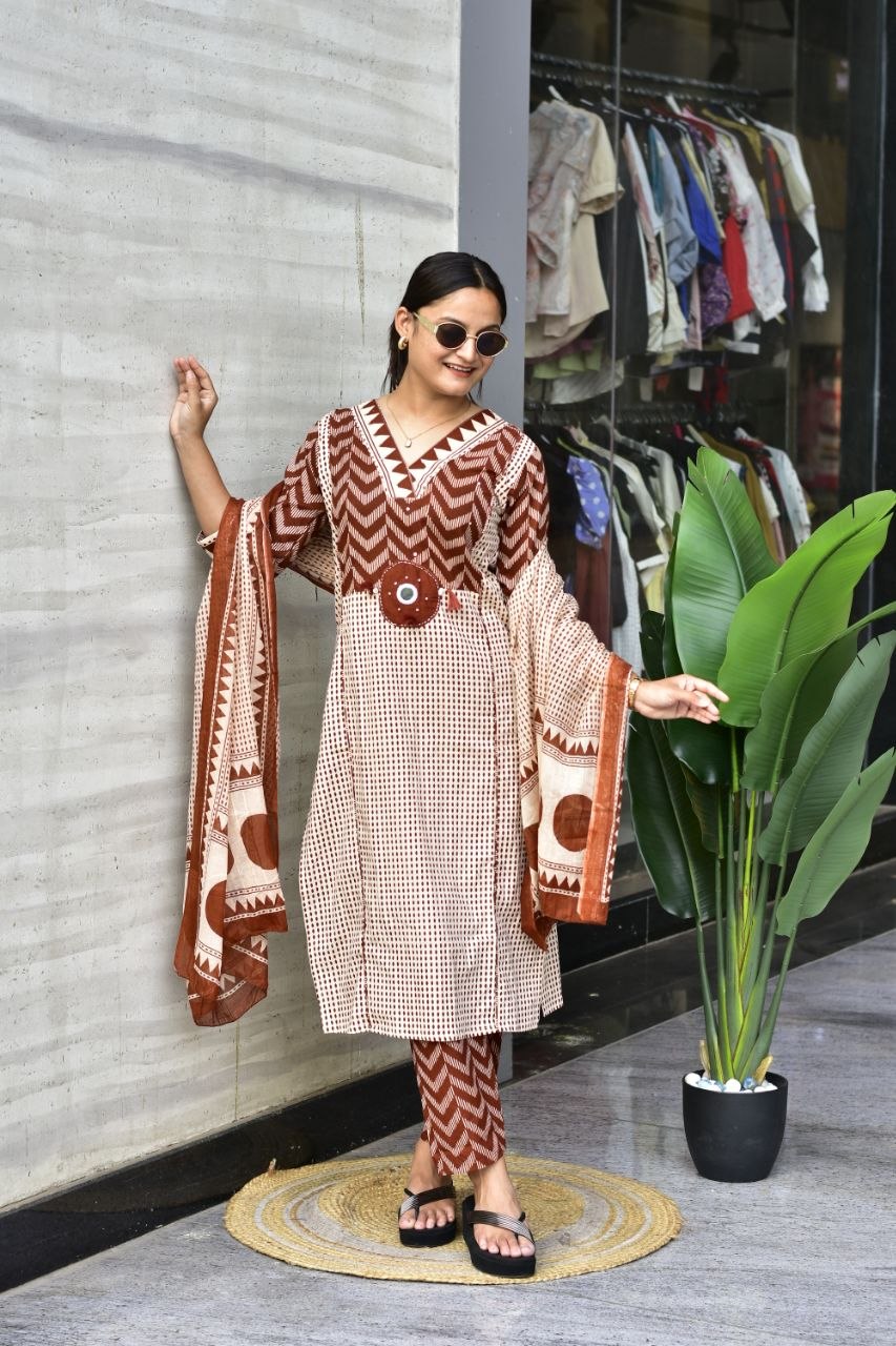 Zik Zek Premium Jaipur Saffron Cotton Kurti Pant Dupatta Set