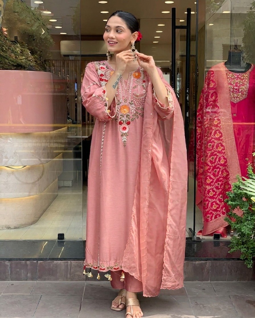 Rose Blush Chanderi Silk Embroidered Kurta Set with Dupatta