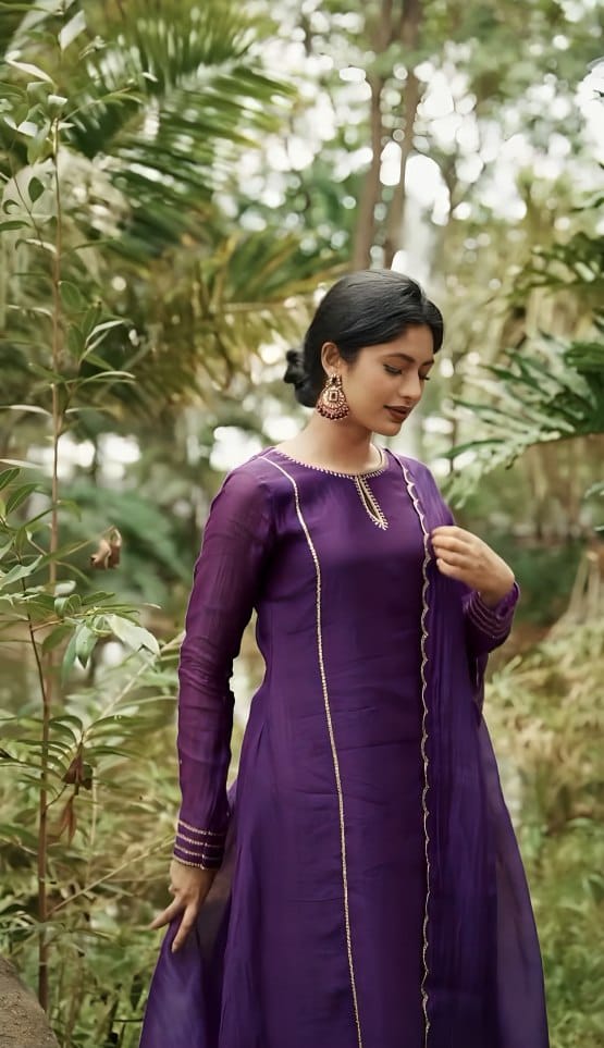 Purple Silk Blend Suit Set with Scalloped Border Dupatta